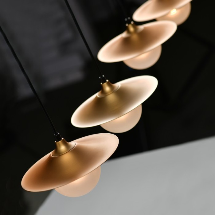 NETTO ΦΩΤΙΣΤΙΚΟ ΚΡΕΜΑΣΤΟ ΒΟΥΡΤΣΙΣΤΟ ΟΡΕΙΧΑΛΚΙΝΟ ΜΕΤΑΛΛΙΚΟ ΣΥΜΒΑΤΙΚΟ 4ΧG9 IP20 970Χ1280mm