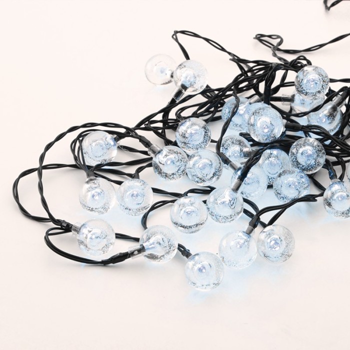 30 CW SOLAR LEDS, PLASTIC BALLS, STRING LIGHTS, BAT., SOLAR, FLASH, BLACK WIRE, IP44, 4.35m+2m