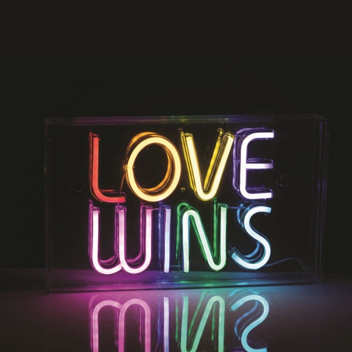 LOVE WINS 120 NEON LED USB CABLE 2m MULTICOLOR IP20 31*4,6*19cm