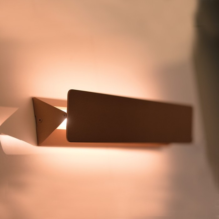 NETTO WALL MOUNTED LED 10W 3000K ALUMINUM GOLD 31X8X5,5CM PYRAMID