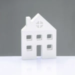 ^WOODEN DECORATIVE MOTIF WHITE HOUSE 10,5*2*8cm^